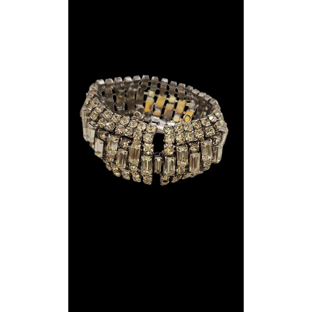 Vintage Unsigned Unique Rhinestone Bracelet (A4999)